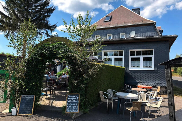 Café "Laura"